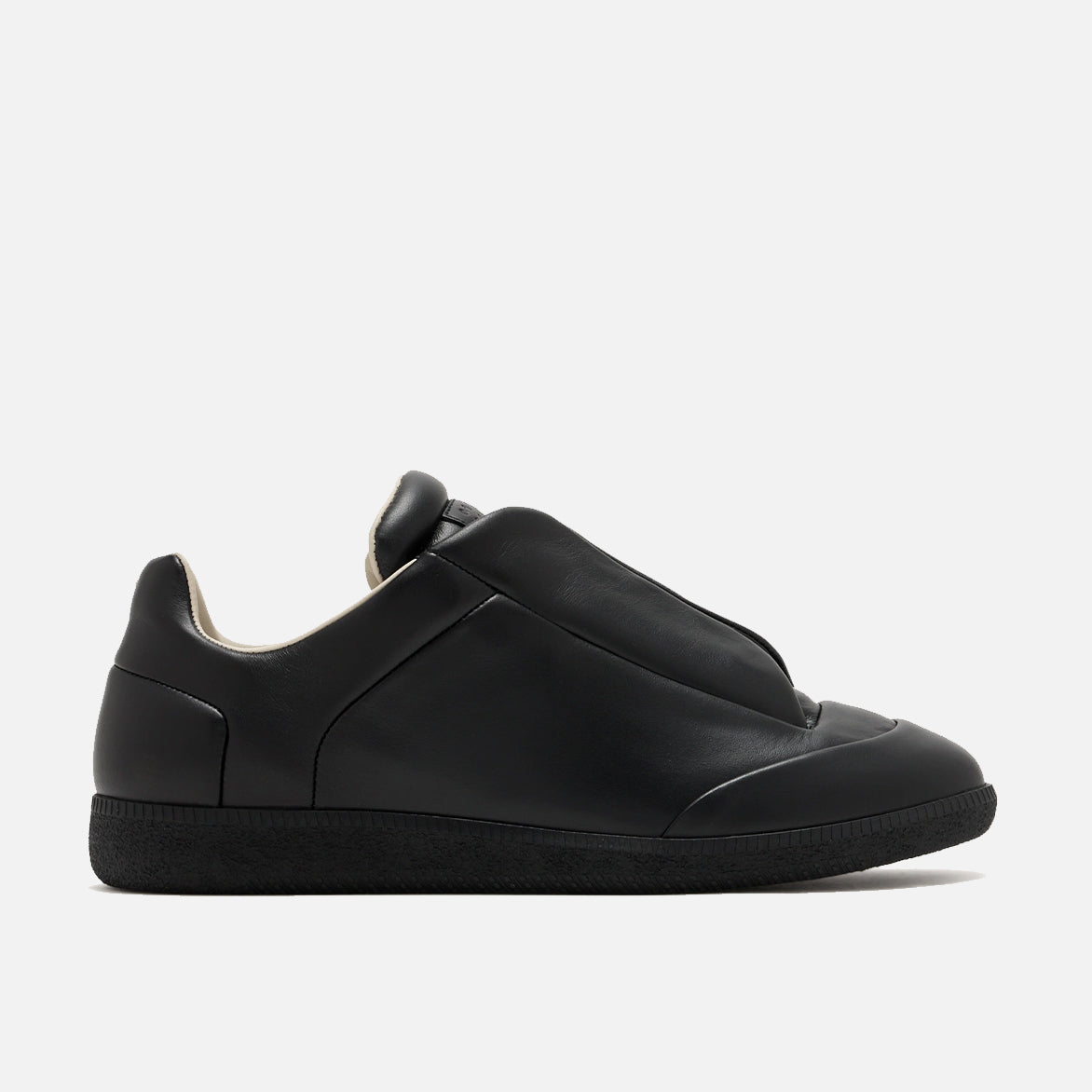 FUTURE LOW TOP - BLACK